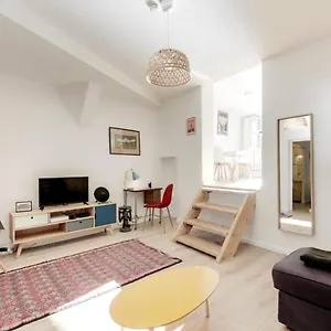 Air-conditioned With A Small Furnished Terrace In The Center Apartment Aix-en-Provence