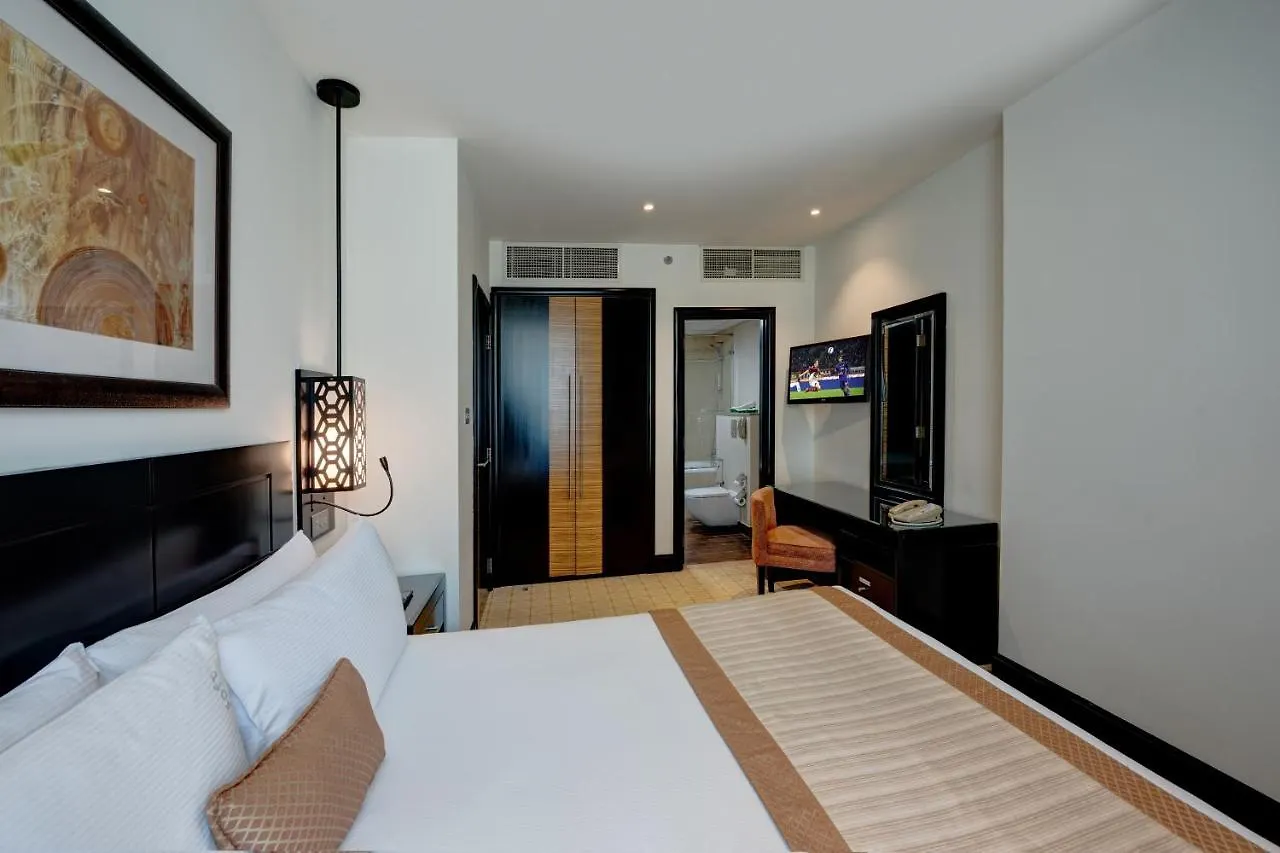 Holiday Inn Dubai Al Barsha By Ihg 4*,
