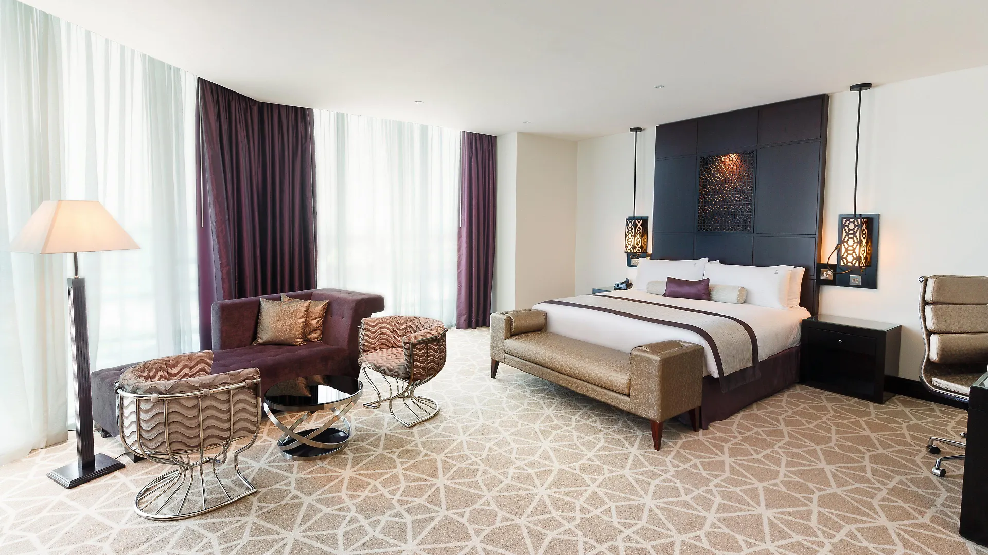 Holiday Inn Dubai Al Barsha By Ihg 4*,